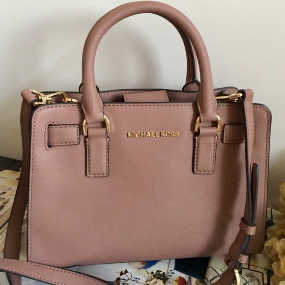 Michael Kors Handbags - Michael Kors XS Dillon Crossbody